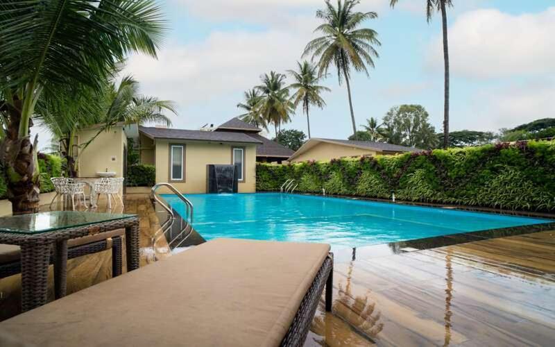 Gandharv Resorts Wai エクステリア 写真