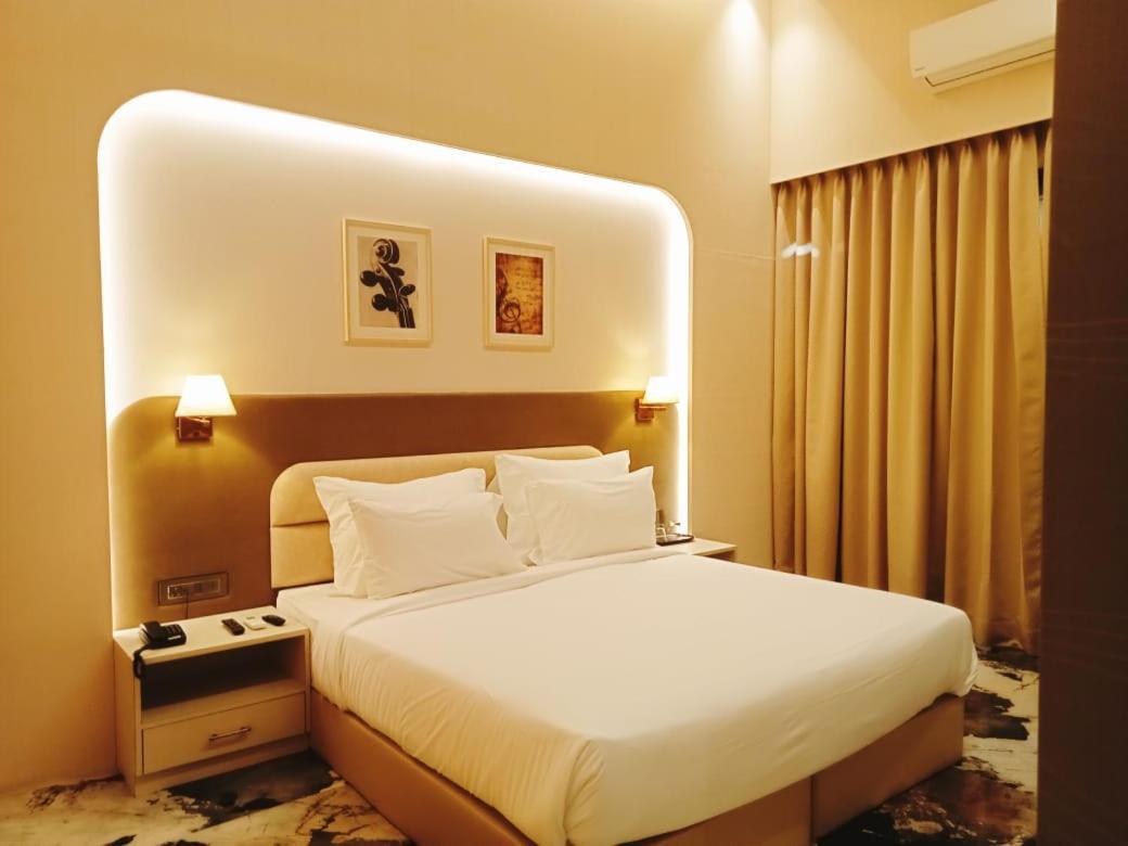 Gandharv Resorts Wai エクステリア 写真